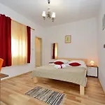 Busljeta * Starigrad Paklenica