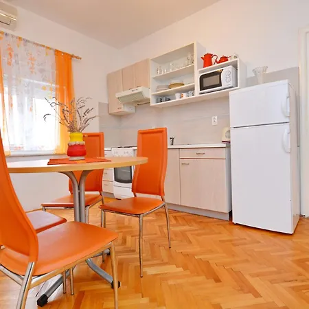 Busljeta Apartment *